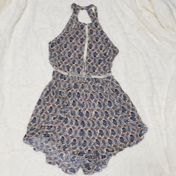 LF Seek the Label NWT Sz XS Floral Halter Romper - Picture 8 of 14